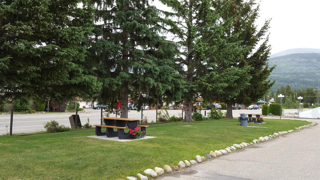 Yellowhead Motel Valemount Exterior photo